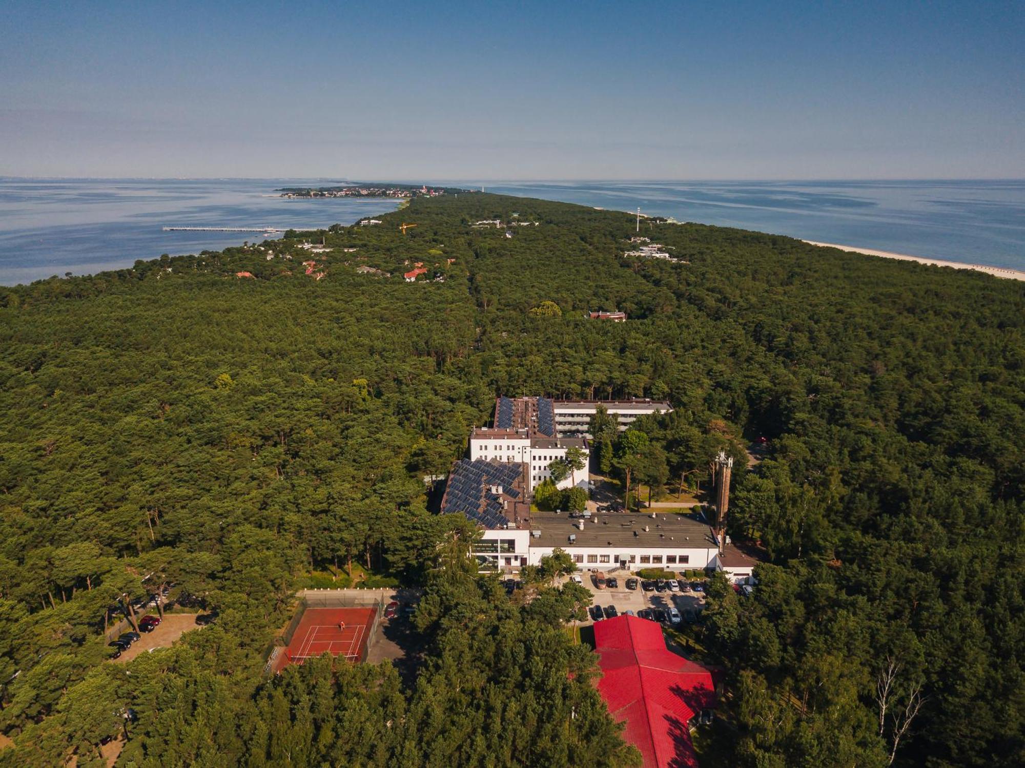 Hotel Ośrodek Delfin Rewita Jurata Exterior foto
